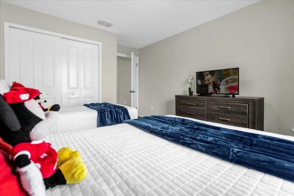 4 Bedrooms- 5 Bathrooms- Champions 1601 Mv Давенпорт 0*,
